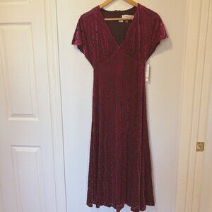 Black and Red Velvet Dress​ Leaves Long T-Shirt Sleeves NWT Size 2